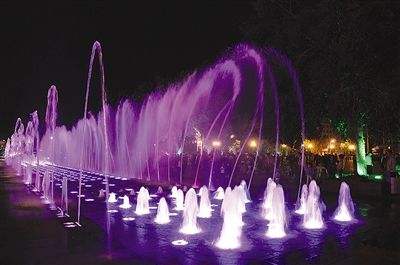 音樂(lè )噴泉的水柱擺動(dòng)規律怎么控制調節