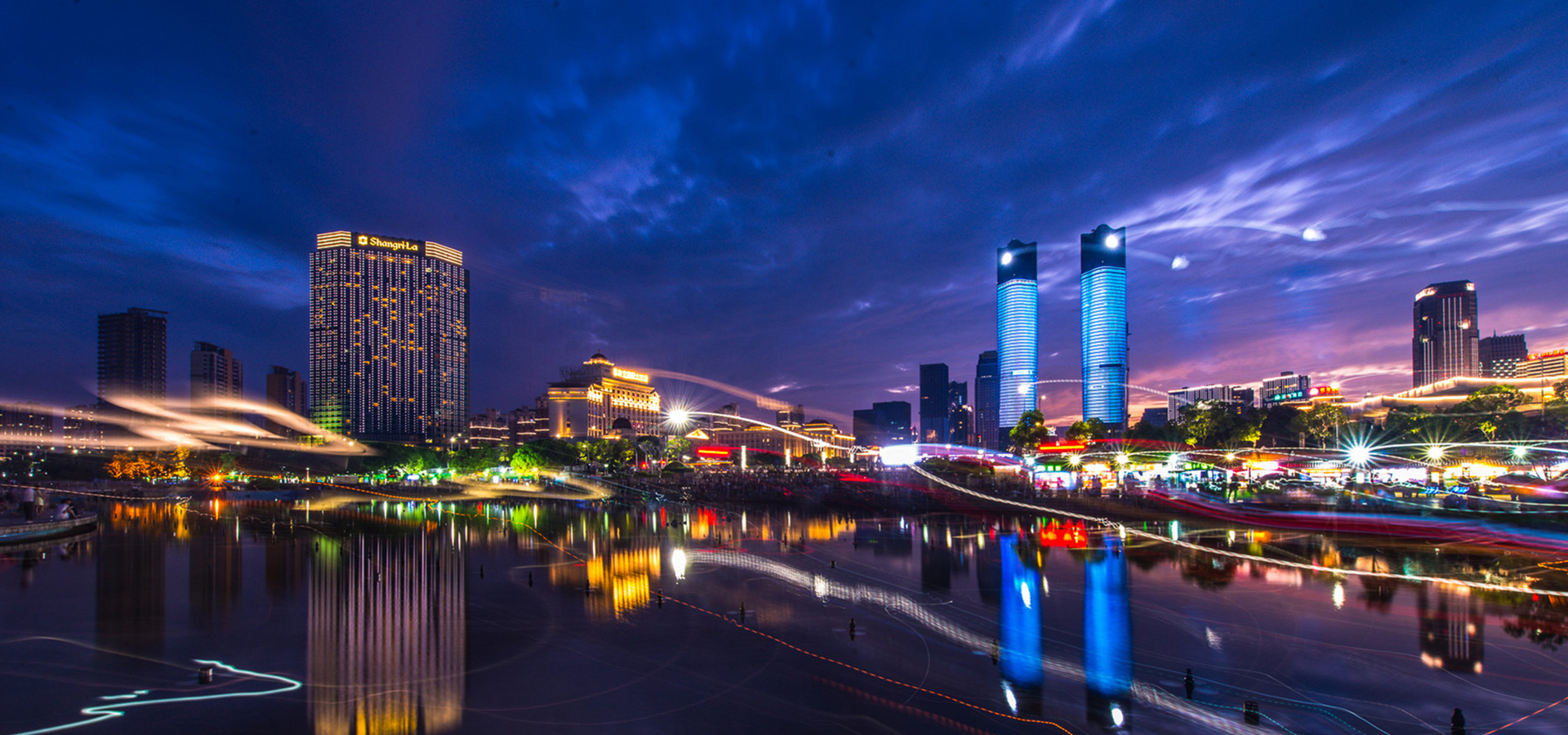 誠(chéng)信 · 拼搏 · 創(chuàng)新 · 卓越